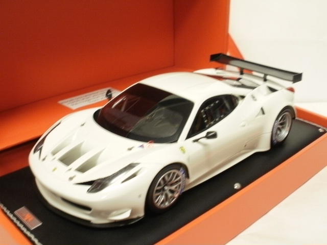 定番人気MRコレクション フェラーリ 458 GT2 1/18 ミニカー ブラック 乗用車