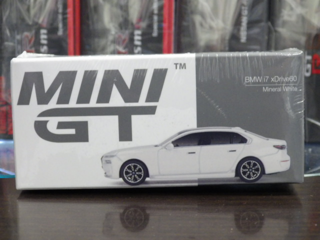 1/64 MINI GT 819 BMW i7 xDrive60 ߥͥۥ磻 ϥɥ