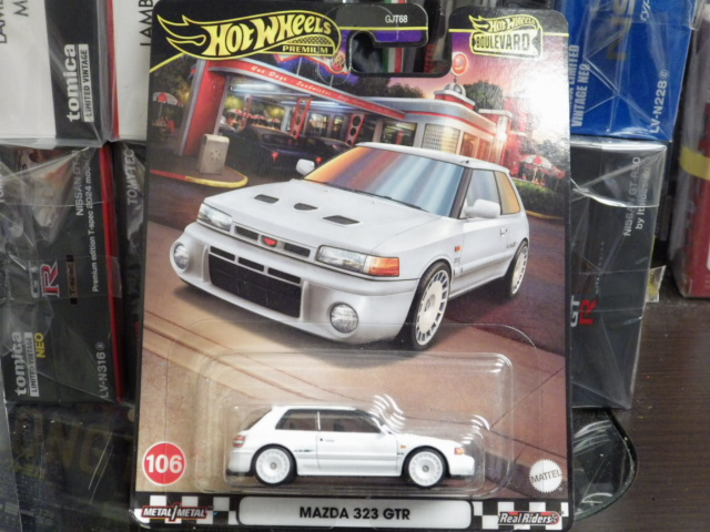 Hotwheels PREMIUM ޥĥ 323 GTR