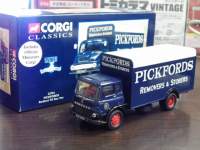 1/50 CORGI BEDFORD TK PICKFORDS REMOVAL VAN